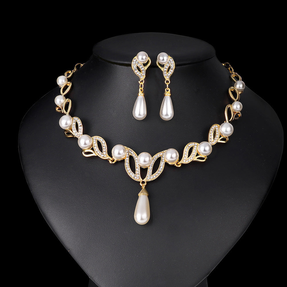 Pearl Bridal Jewellery Set — Teardrop Necklace & Earrings