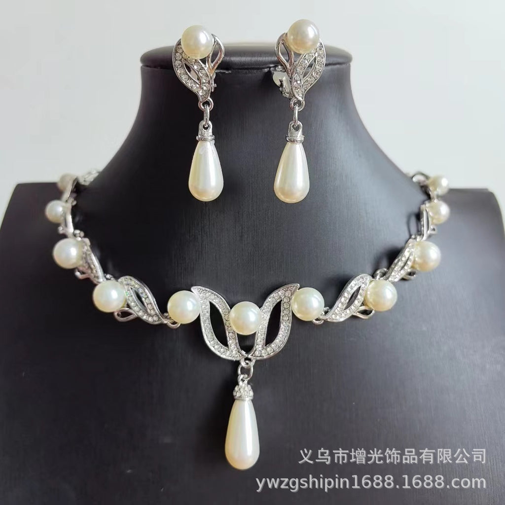 Pearl Bridal Jewellery Set — Teardrop Necklace & Earrings