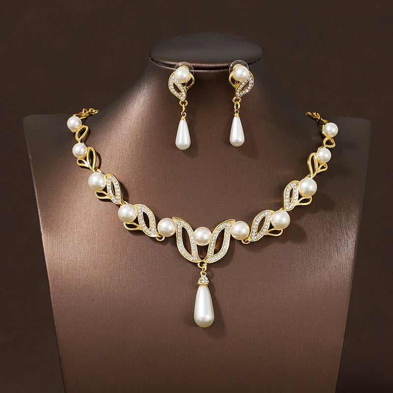 Pearl Bridal Jewellery Set — Teardrop Necklace & Earrings