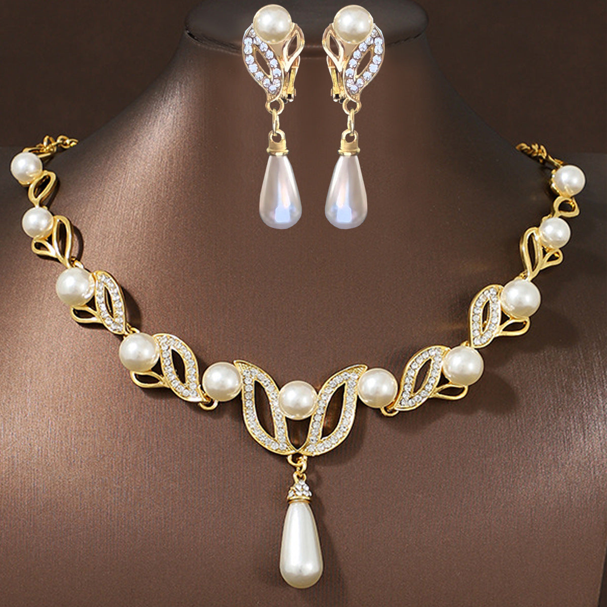 Pearl Bridal Jewellery Set — Teardrop Necklace & Earrings