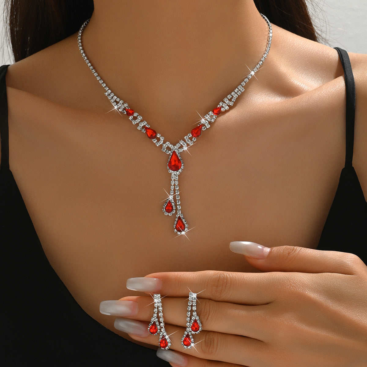 Water Drop Rhinestone Jewellery Set — Necklace & Earrings
