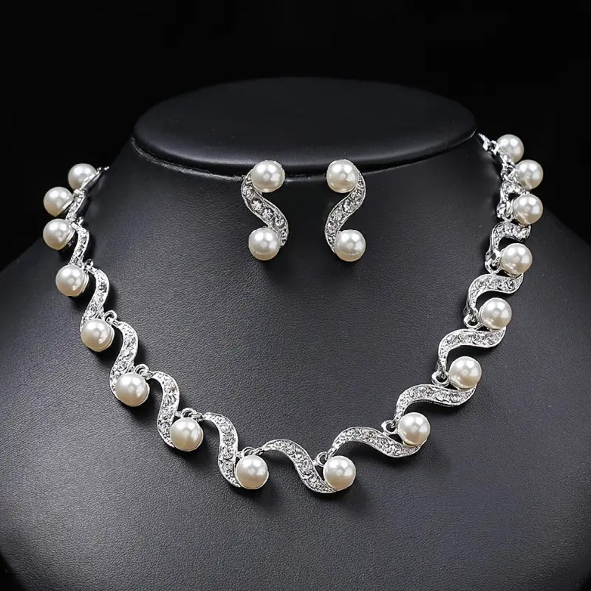 S-Curve Pearl Clavicle Necklace & Earrings Set